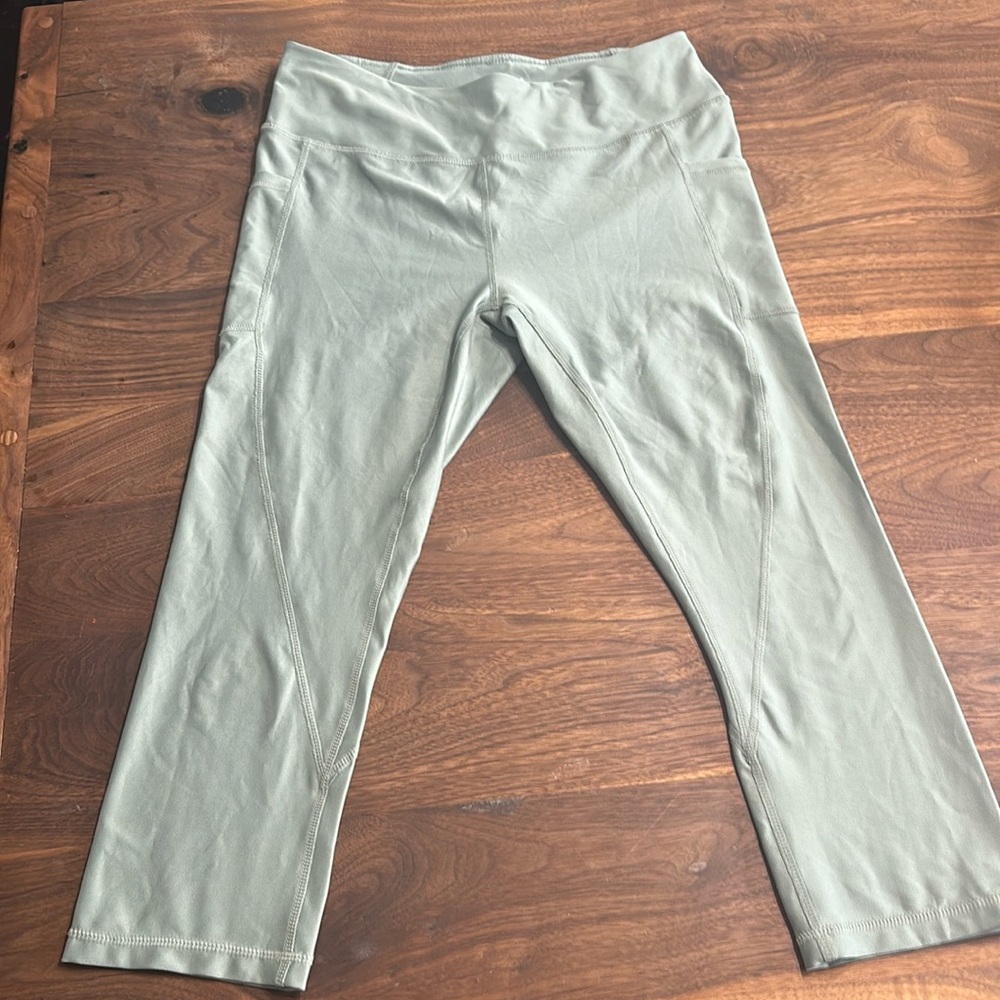 Medium Reebok workout capris light green